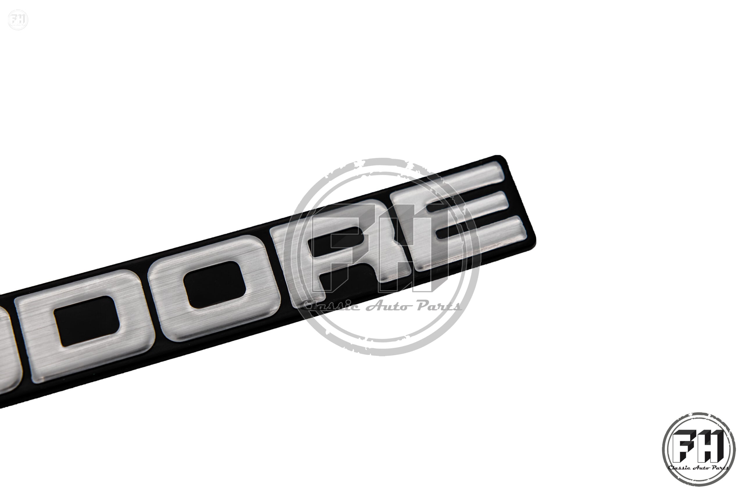 Front Bumper Bar Badge (Pair) for Holden Commodore VH - Image 3