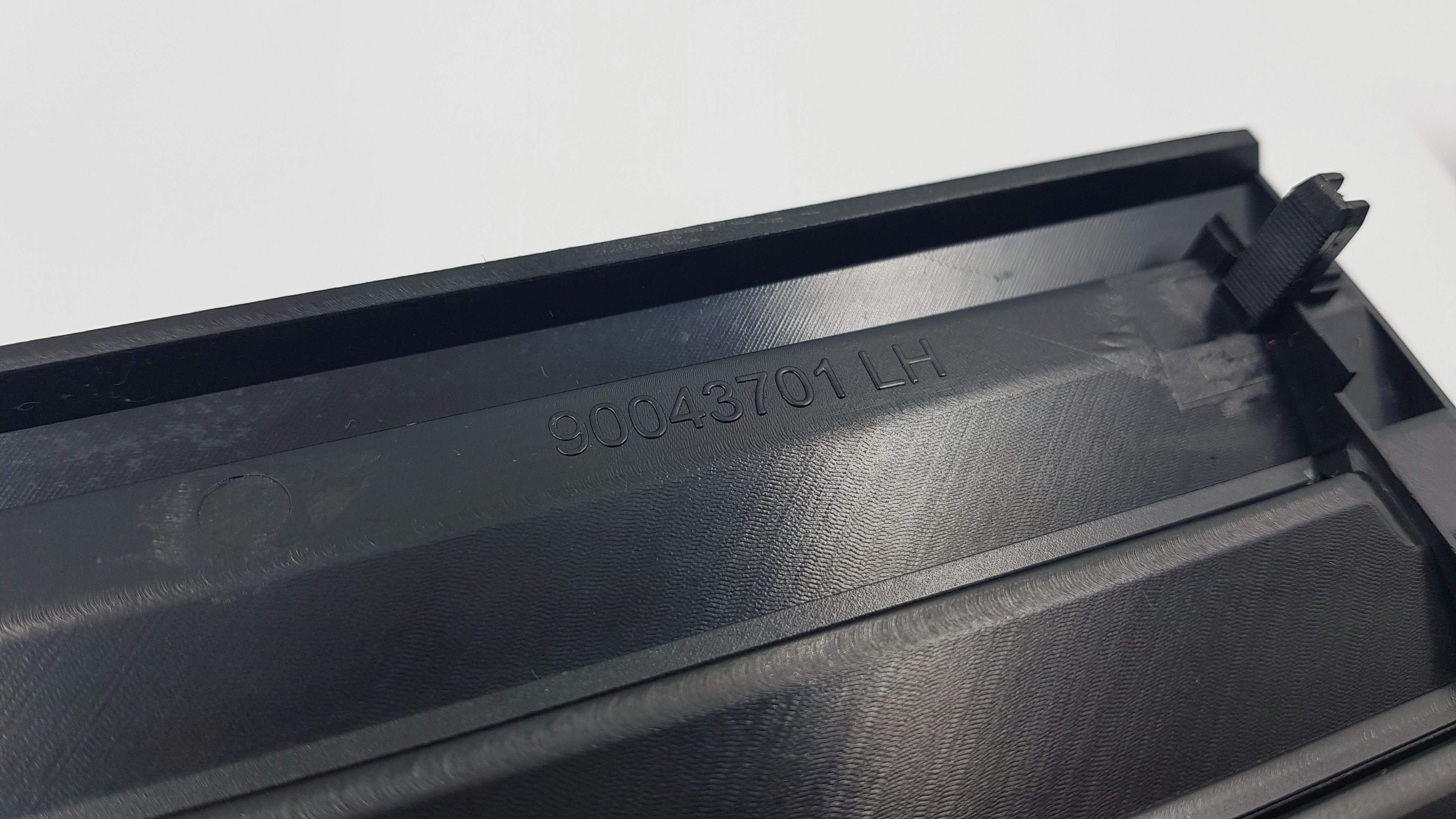 Rear Quarter Vent with Mounting Clips for Holden Commodore VB, VC - Image 3